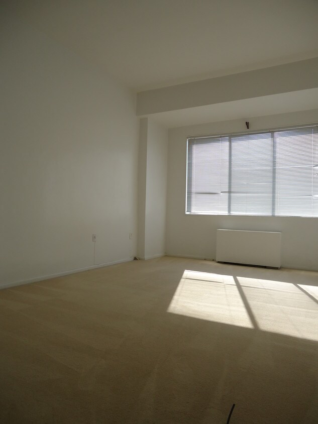 Foto principal - 10500 Rockville Pike