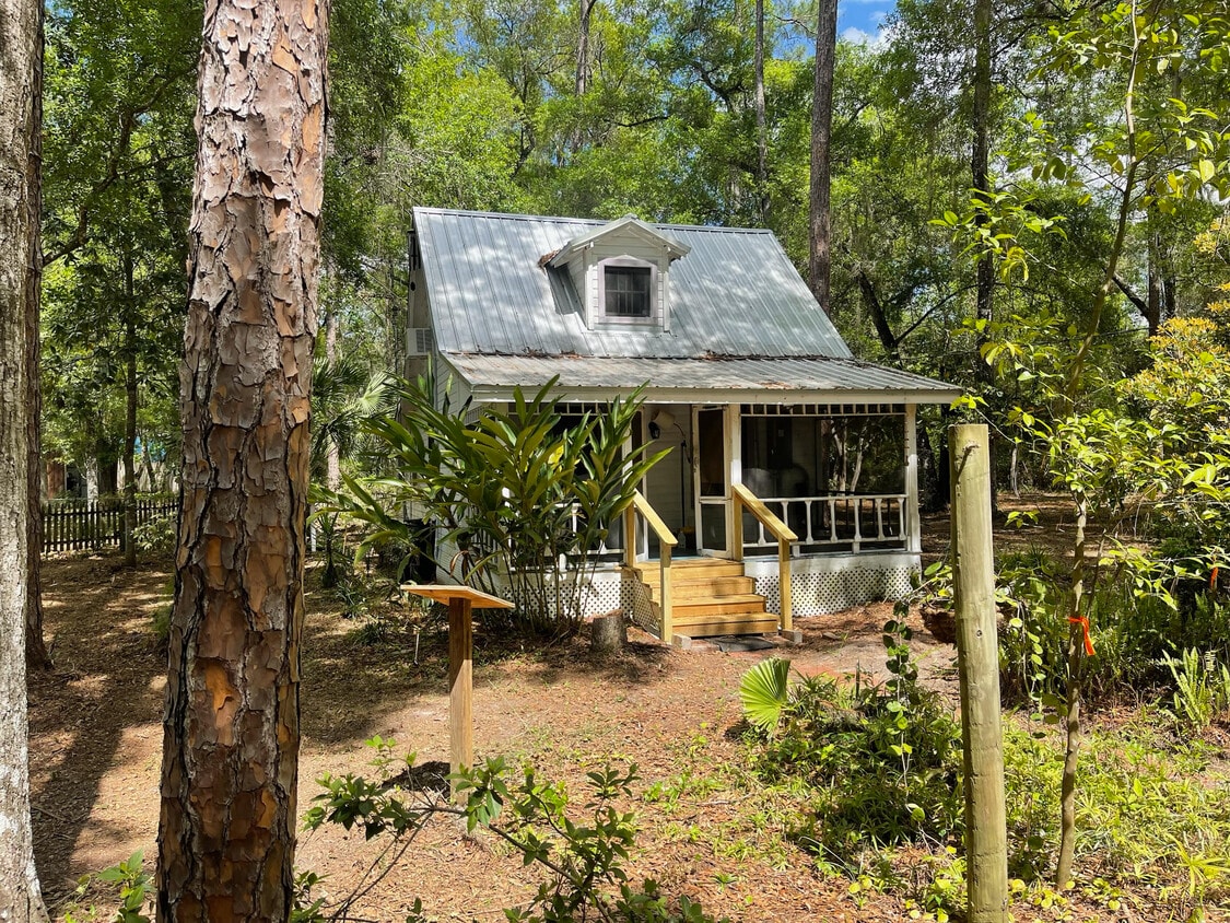 121 Pearsall Cir, Melrose, FL 32666 House for Rent in Melrose, FL