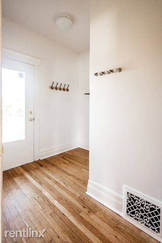 Building Photo - 2 br, 1 bath Duplex - 7372 Cameron St