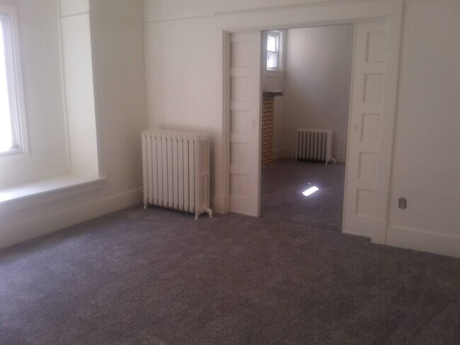 Living room - 116 N 5th St