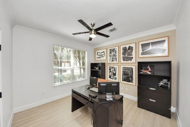 Building Photo - 1810 Blue Water Bay Dr
