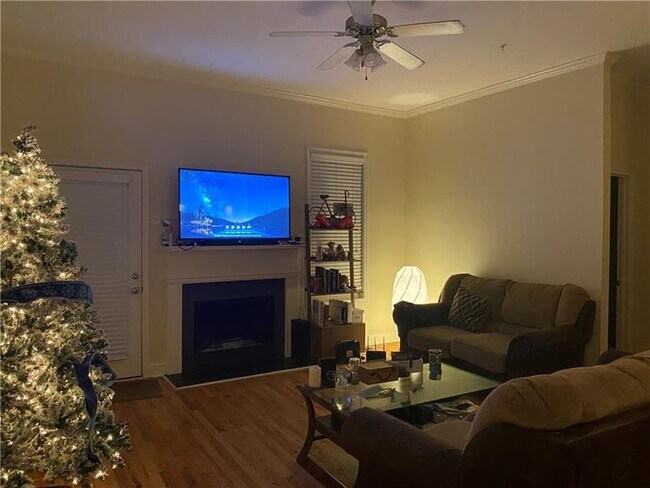 Foto del edificio - 1939 Sterling Oaks Cir NE