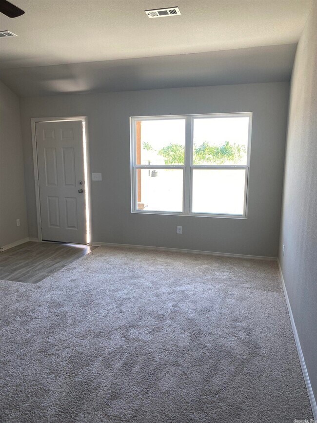 Building Photo - 1105 Santa Fe Trail