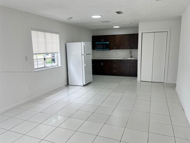 Foto del edificio - 15741 NW 40th Ct