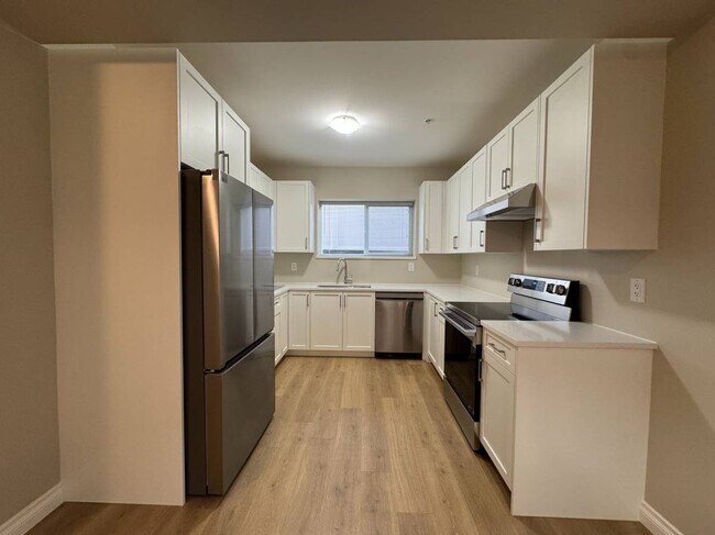 Building Photo - 21292 123 Av