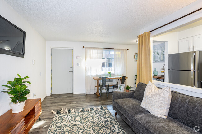 1BR, 1BA - 550SF - Living / Dining Room - Golden Nugget Apartments