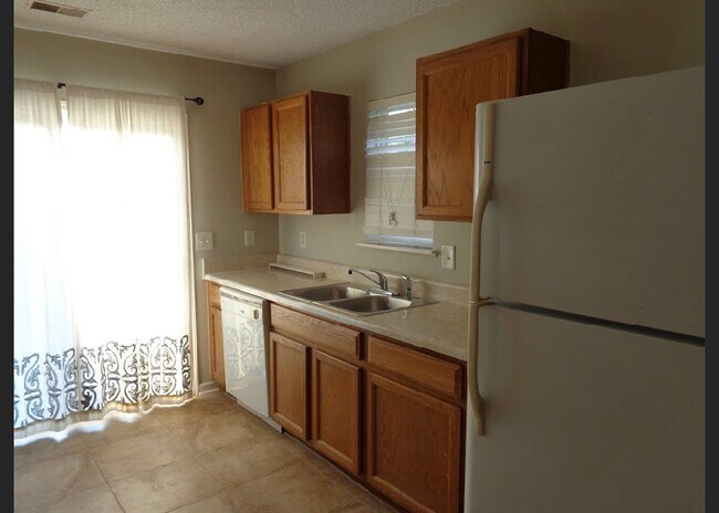 Foto del edificio - 1788 Benelli St