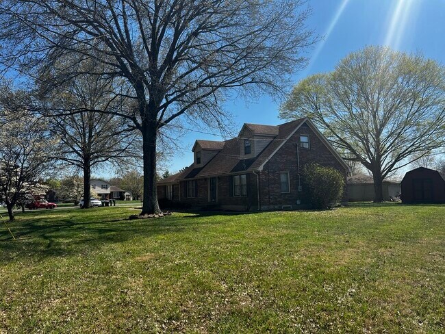 Building Photo - 3900 Scenic Trail