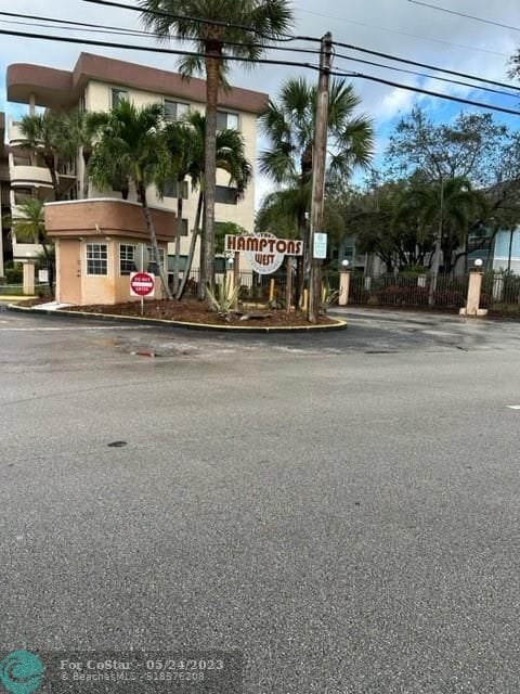 Primary Photo - 8000 Hampton Blvd