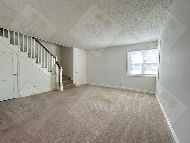 Foto del edificio - 256 Myron Cir