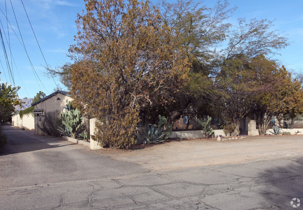 Building Photo - 3619 E Fairmount St