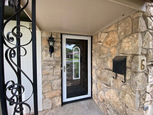 Building Photo - Benbrook Texas Condo for Rent