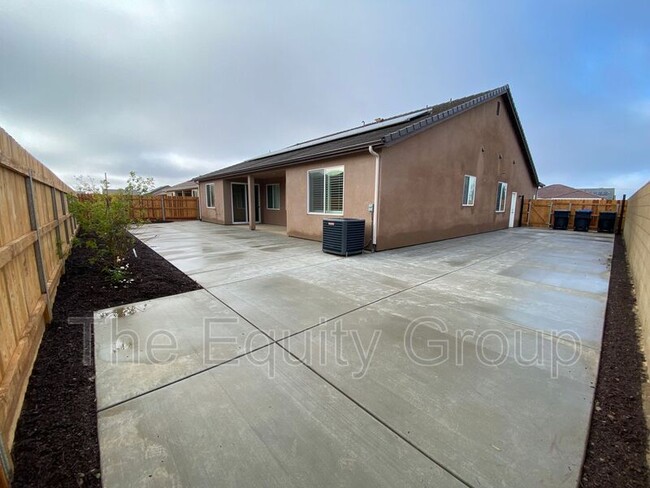 Building Photo - 3444 N Parkwood Ct