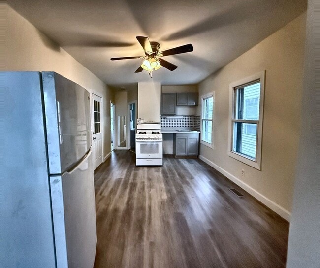 Building Photo - 30 Stanley St