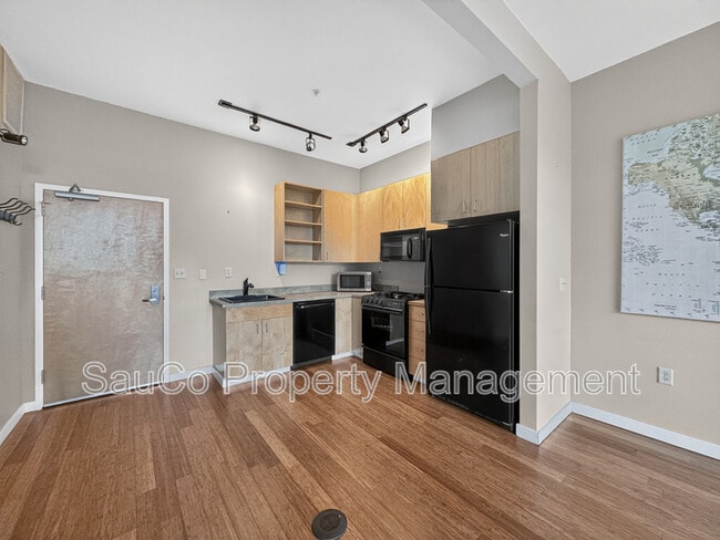 Building Photo - 1425 NE 61st Ave