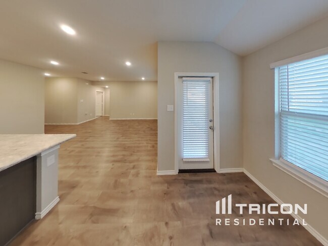 Building Photo - 1904 Tulipwood Dr