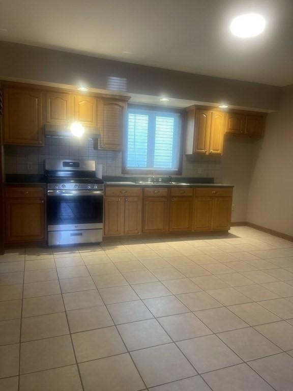 Building Photo - 4 bedroom in New Bedford MA 02744