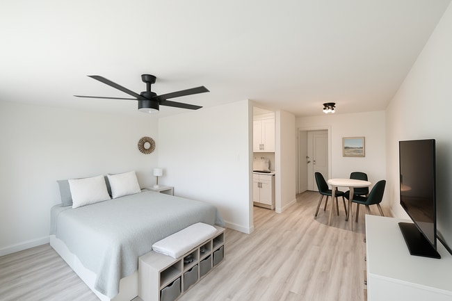 Building Photo - 35 Glencoe St