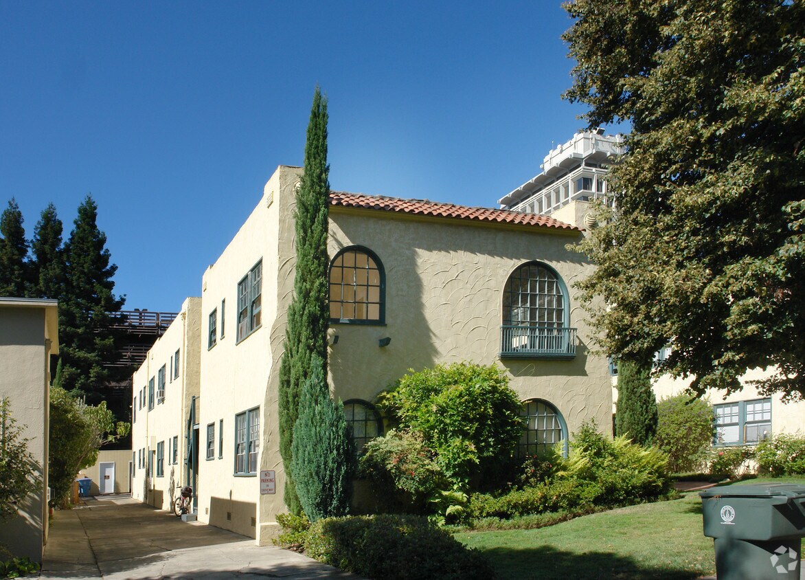 Building Photo - 530 Webster St