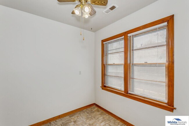 Building Photo - 4718 E. Arbor