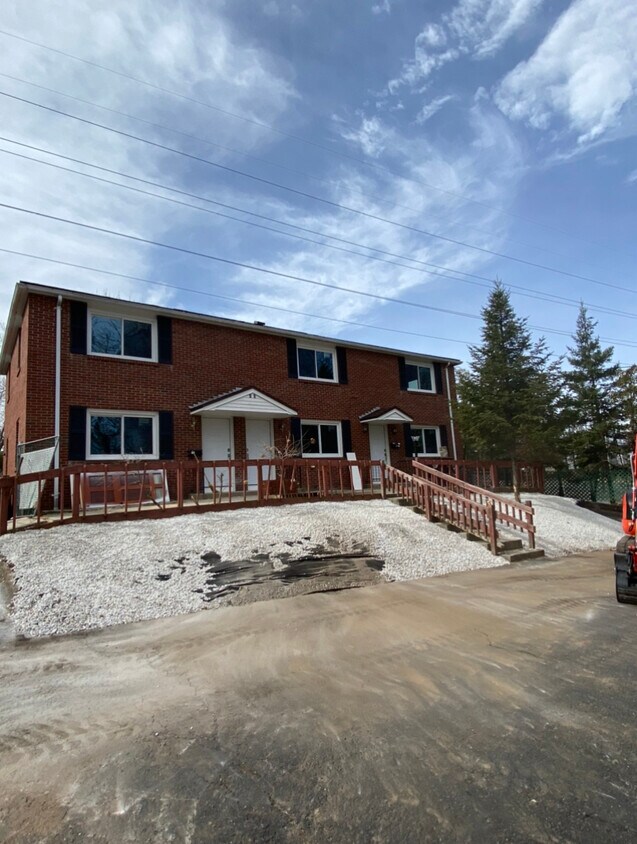 10 Columbus St Unit 1, Agawam, MA 01001 Apartments in Agawam, MA