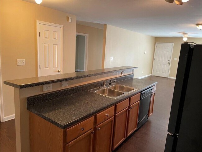 Foto del edificio - 2045 Baker Rd NW