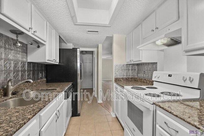 Foto del edificio - 4365 Jefferson Woods Dr