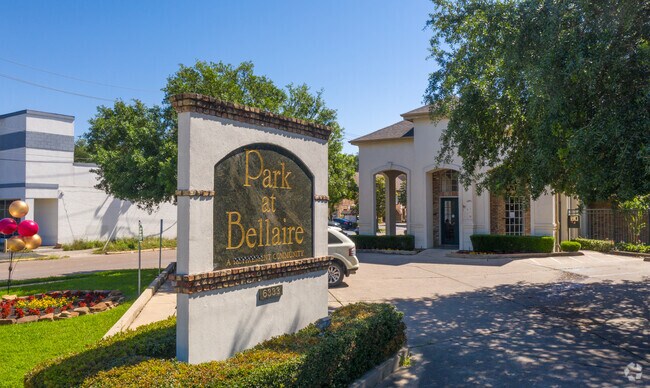 Signage - Park At Bellaire