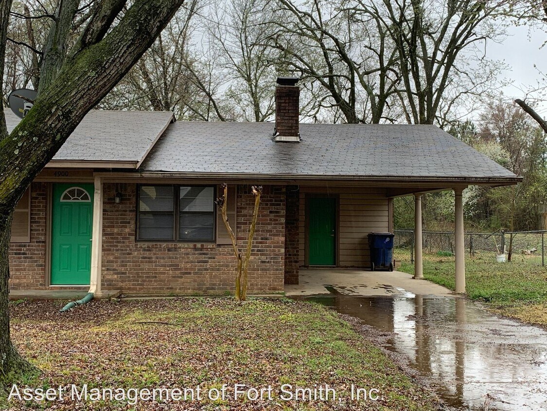Foto principal - 4900-4902 Summit St
