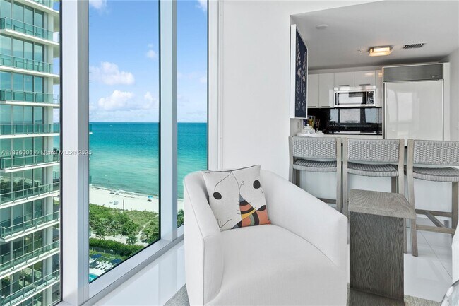 Foto del edificio - 6899 Collins Ave