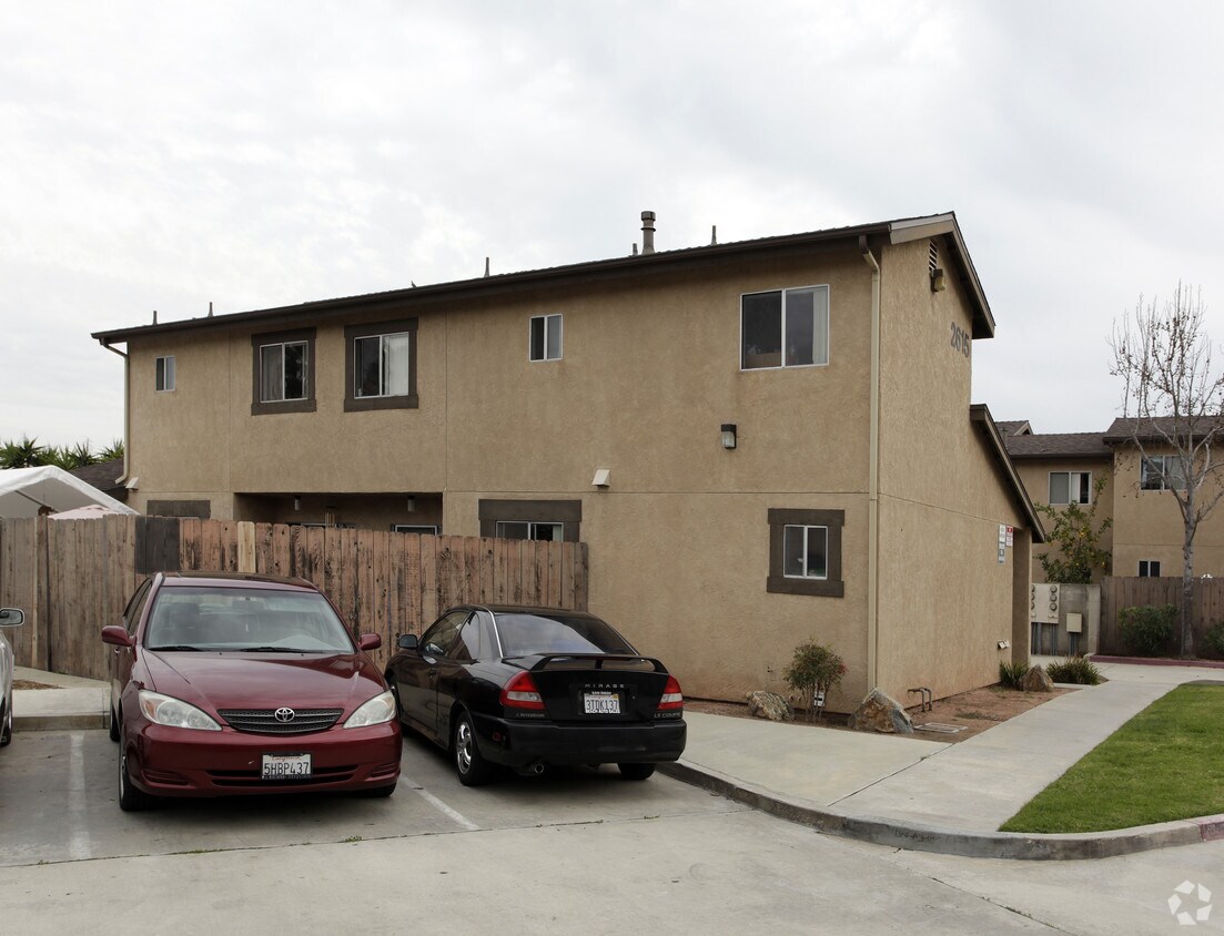 Foto principal - 2615-2665 Genesee Ave