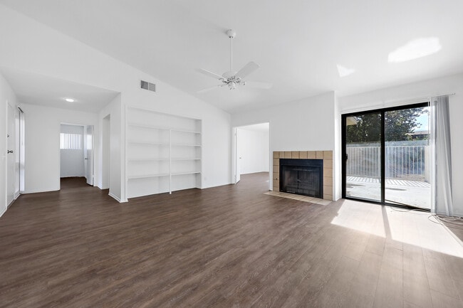 Building Photo - 74239 Santa Rosa Cir