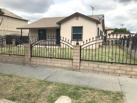 Primary Photo - 820 Oakwood St