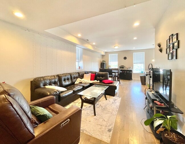 Foto del edificio - 2620 W Cermak Rd