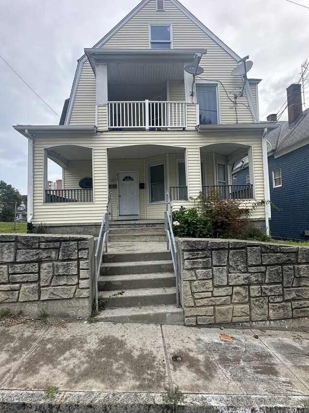 Primary Photo - 1010 W Main St