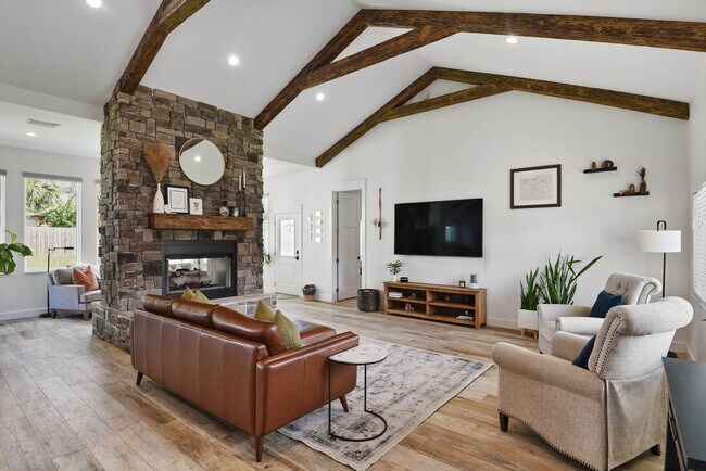 Building Photo - Gorgeous Winter Park Stunner