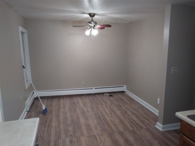 Building Photo - 17 Martin St