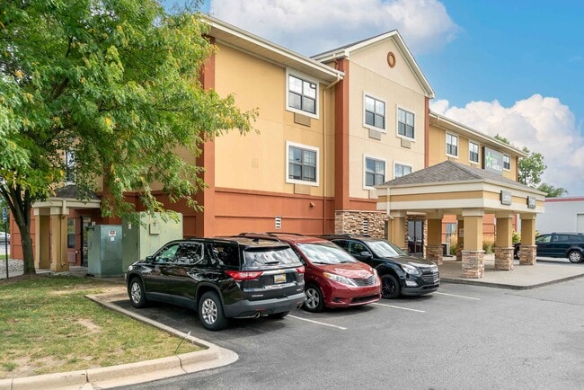 Building Photo - Furnished Studio-Detroit - Sterling Heights