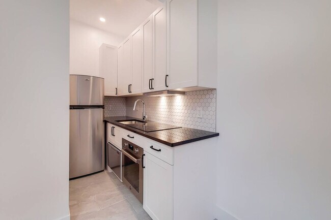 Foto del edificio - 37 1/2 Bedford St