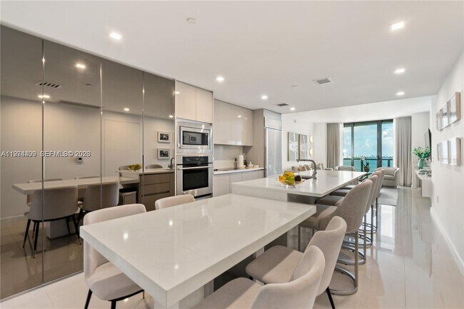 Foto del edificio - 460 NE 28th St