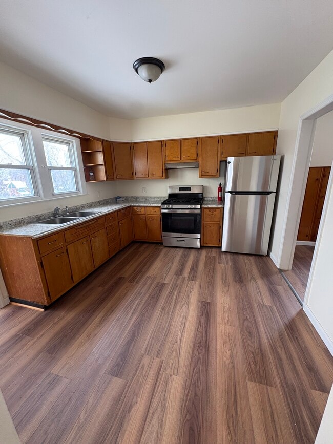 Building Photo - 19 Spring St