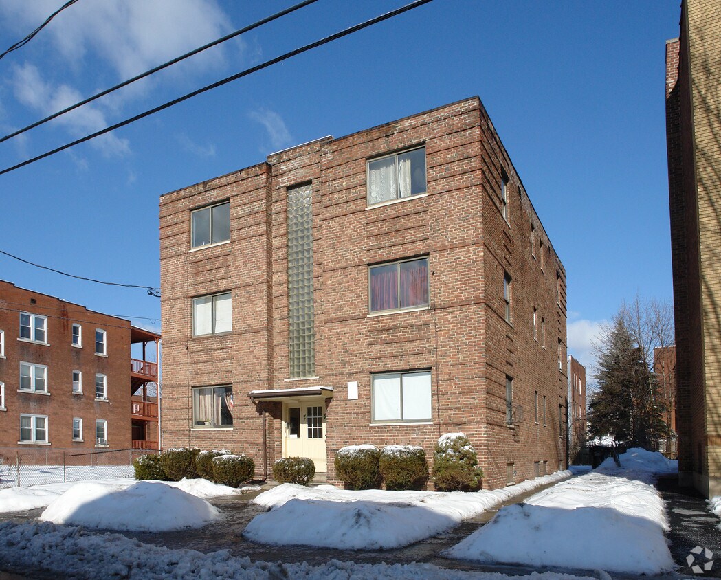 Building Photo - 42 School St