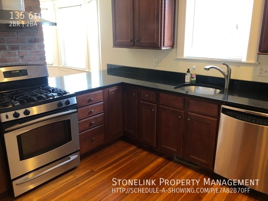 Foto principal - 135 6th Street