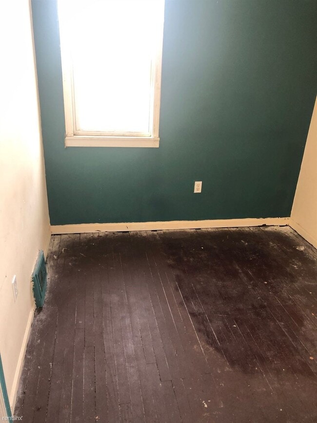 Building Photo - 1 br, 1 bath  - 12605 Minden St