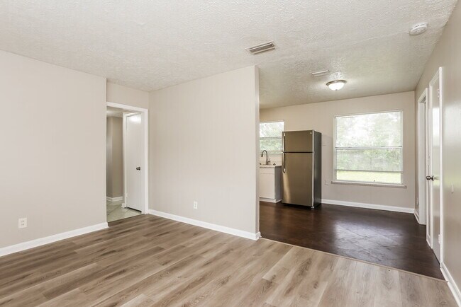 Building Photo - 8814 Yeoman Dr