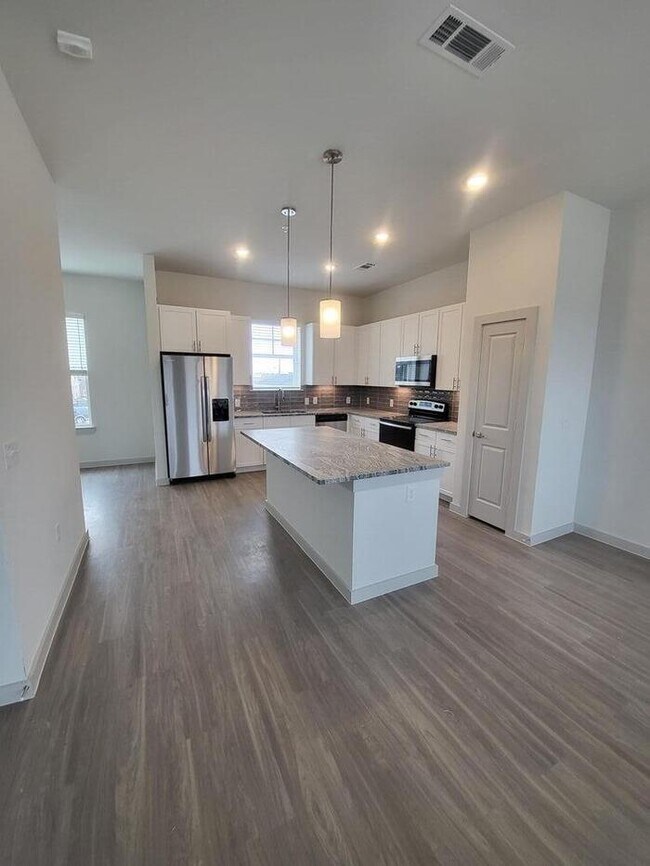 Foto del edificio - 9779 Fannin St