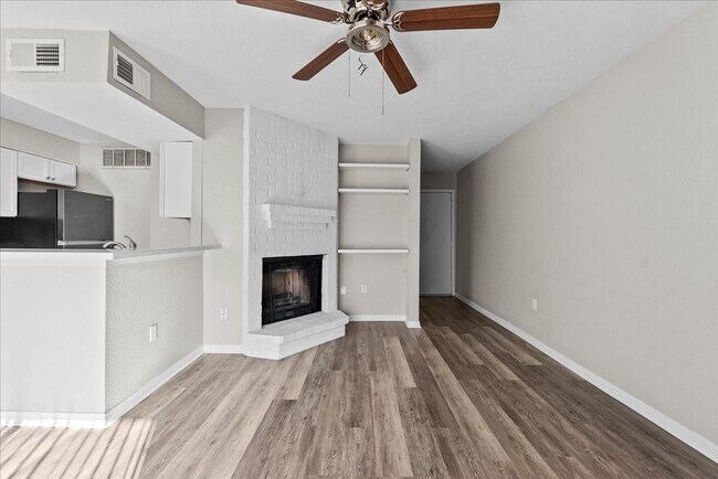 Building Photo - 250 El Dorado Blvd
