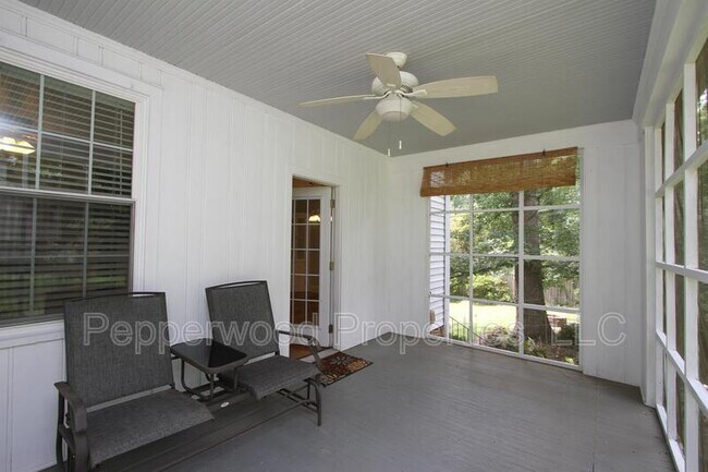 Foto del edificio - 386 Forest Ave