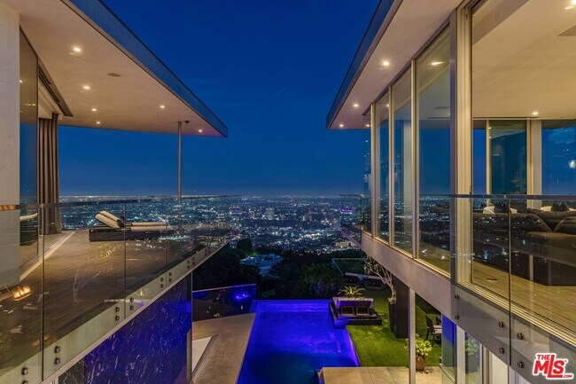 Foto del edificio - 1474 Blue Jay Way