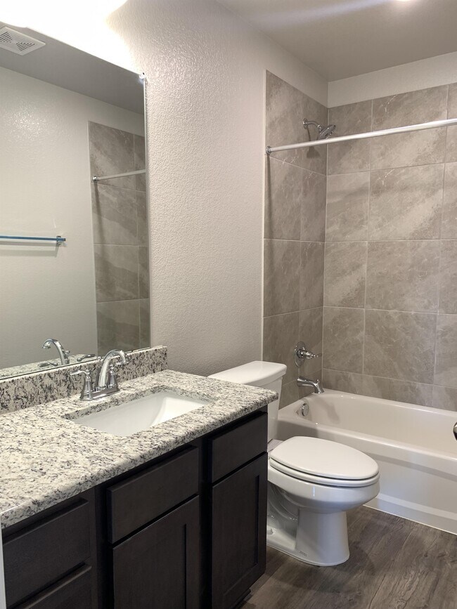 Building Photo - 1329 Aurora Grv Bnd